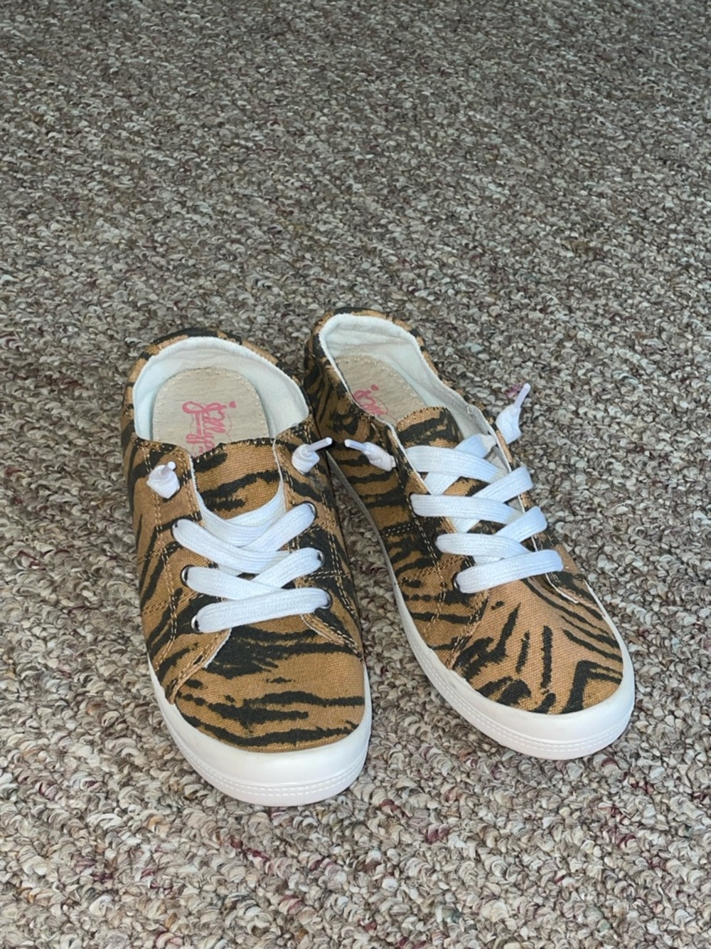 Jellypop women’s tiger printed fabric slip on sneakers shoes size 9M